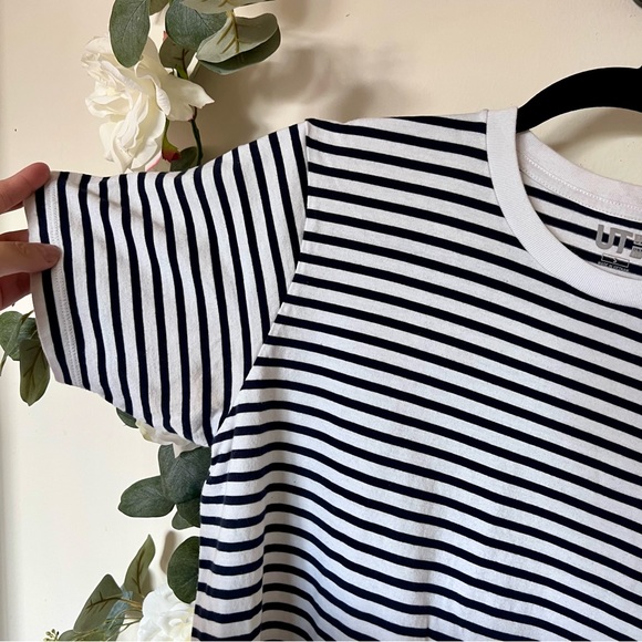 Uniqlo Mickey Mouse T-Shirt - Picture 7 of 9